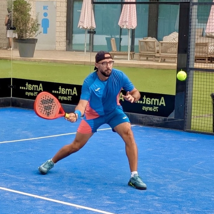 Frédérique De Sousa hraje padel v Aurial Padel Cornellà